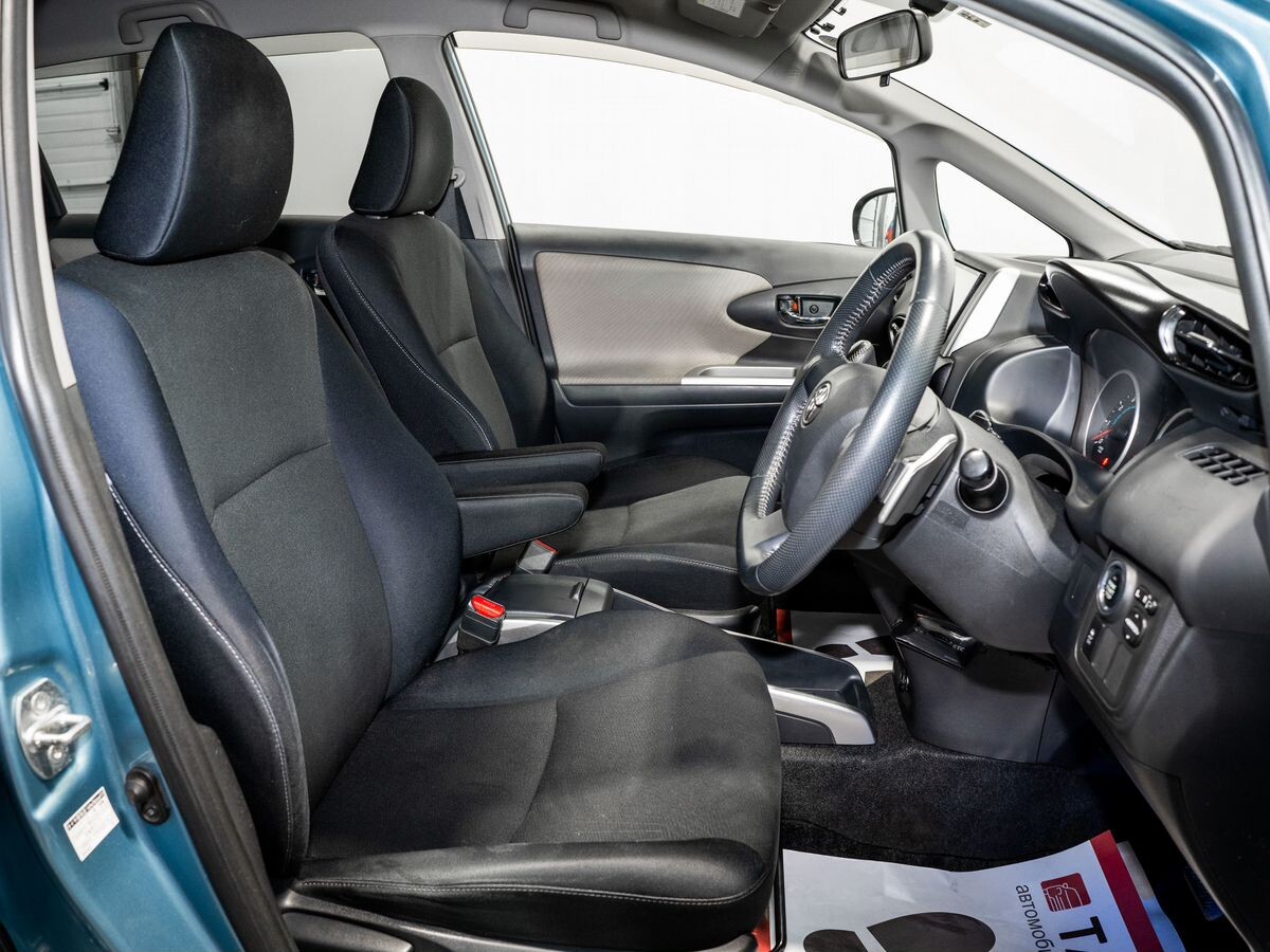 Toyota Wish 2009 - фото автомобиля