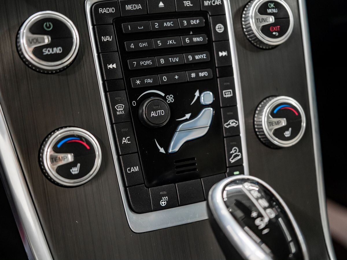 Volvo XC60 2014 - фото автомобиля