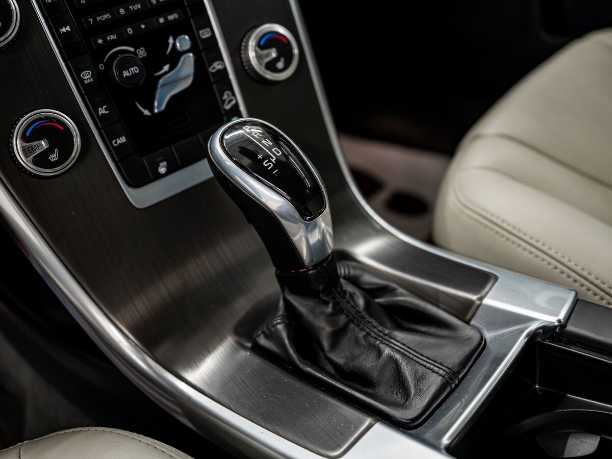 Volvo XC60 2014 - фото автомобиля