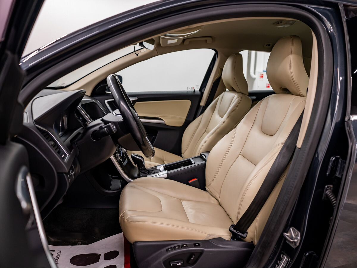 Volvo XC60 2014 - фото автомобиля