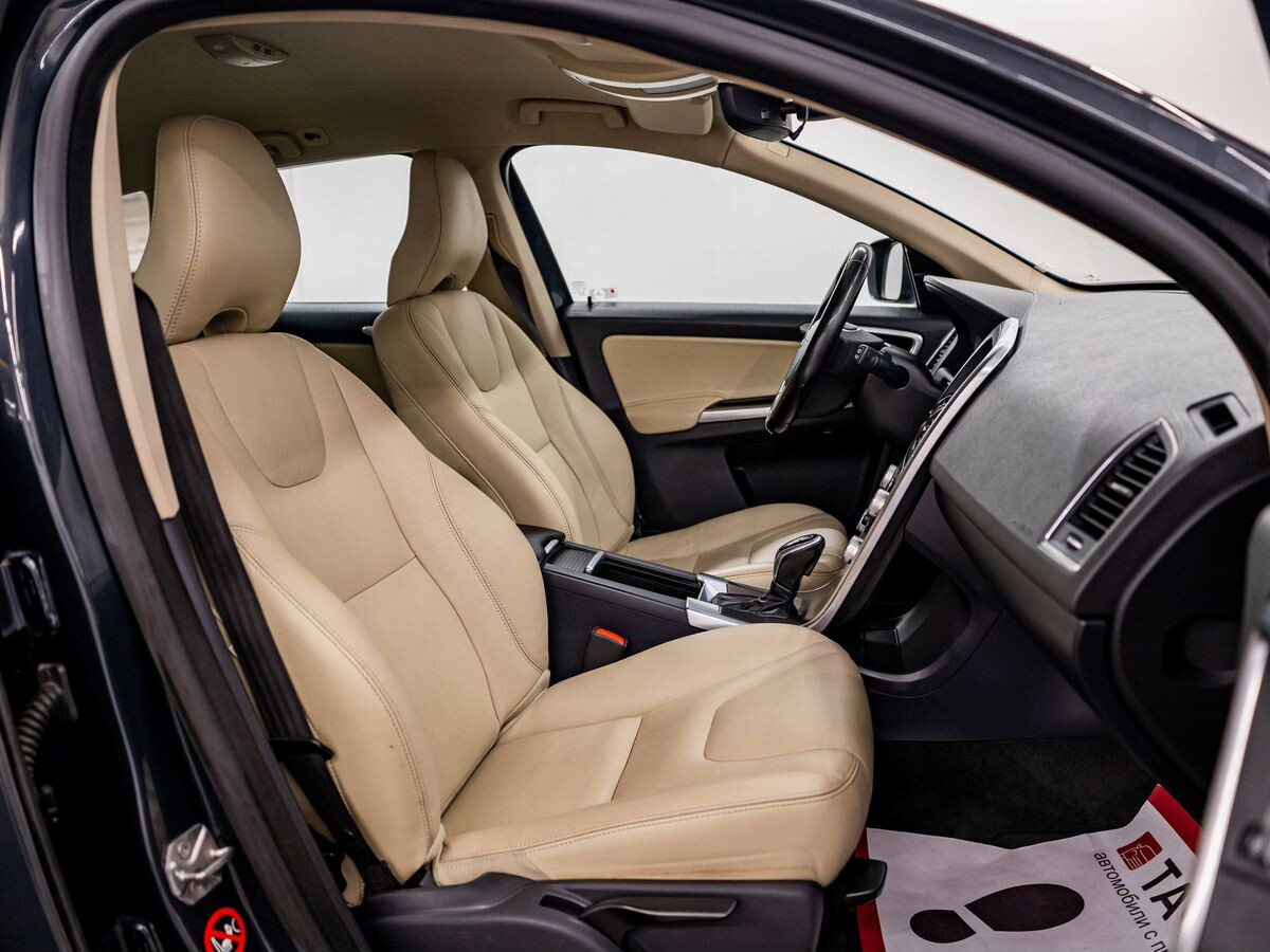 Volvo XC60 2014 - фото автомобиля