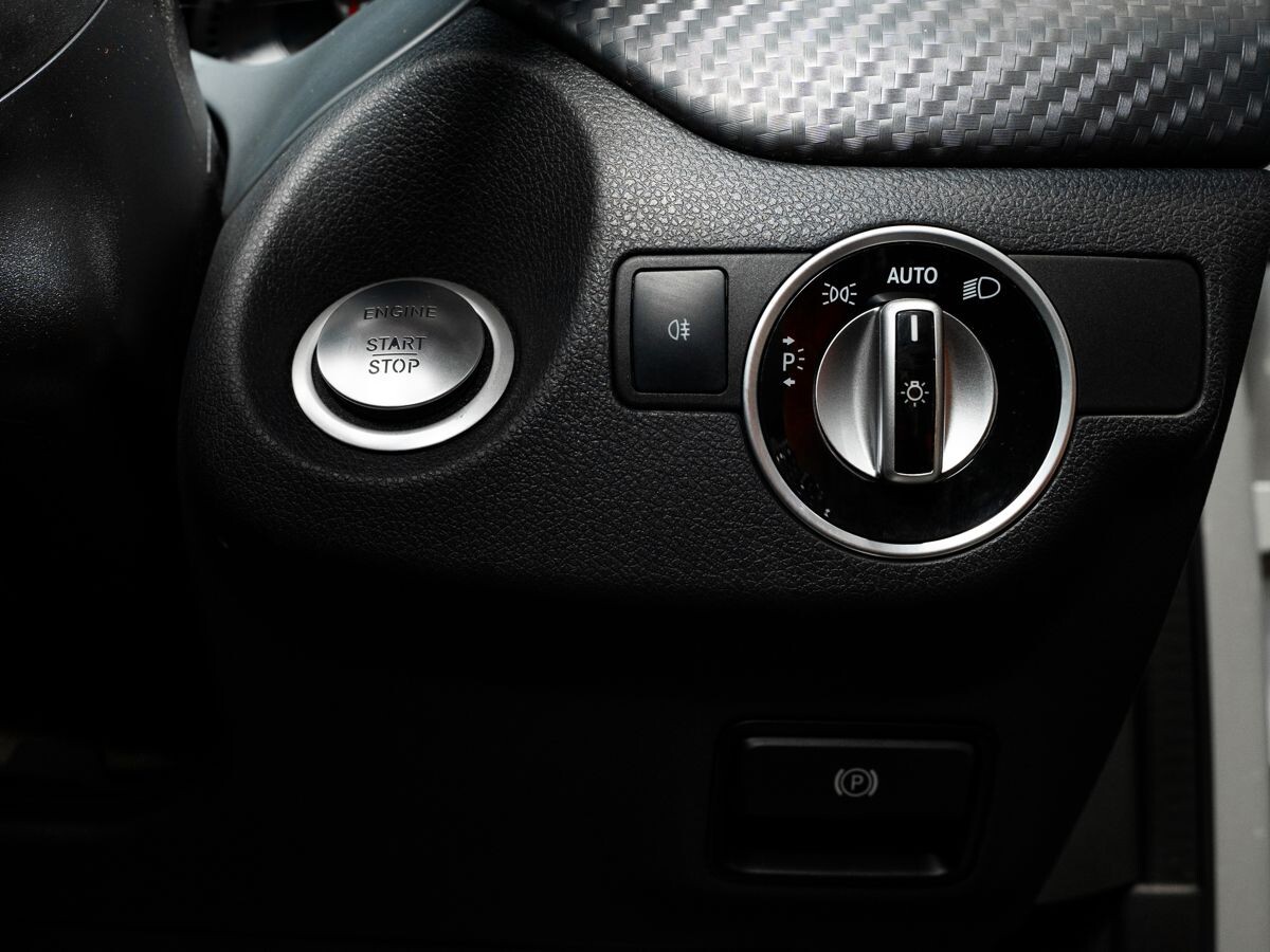 Mercedes-Benz A-Класс 2015 - фото автомобиля