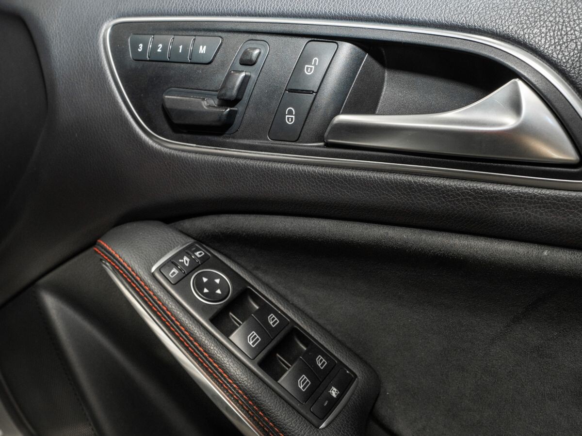 Mercedes-Benz A-Класс 2015 - фото автомобиля