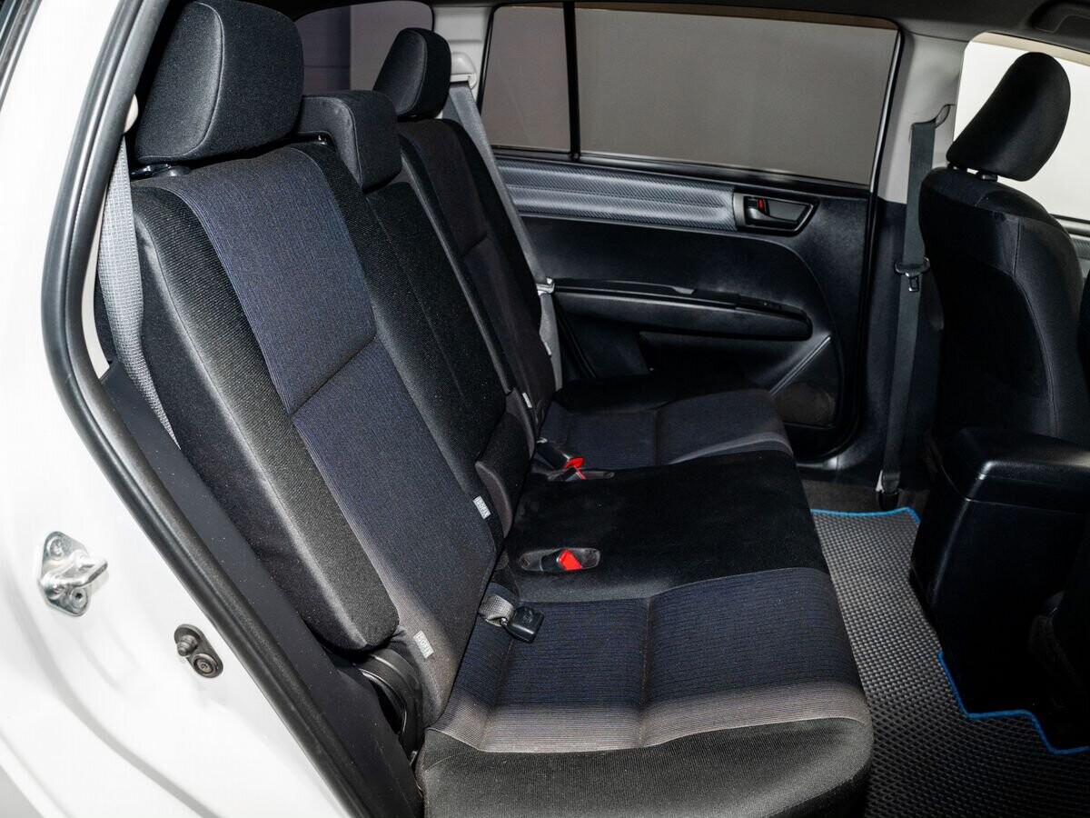 Toyota Corolla 2014 - фото автомобиля