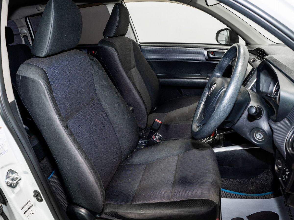 Toyota Corolla 2014 - фото автомобиля