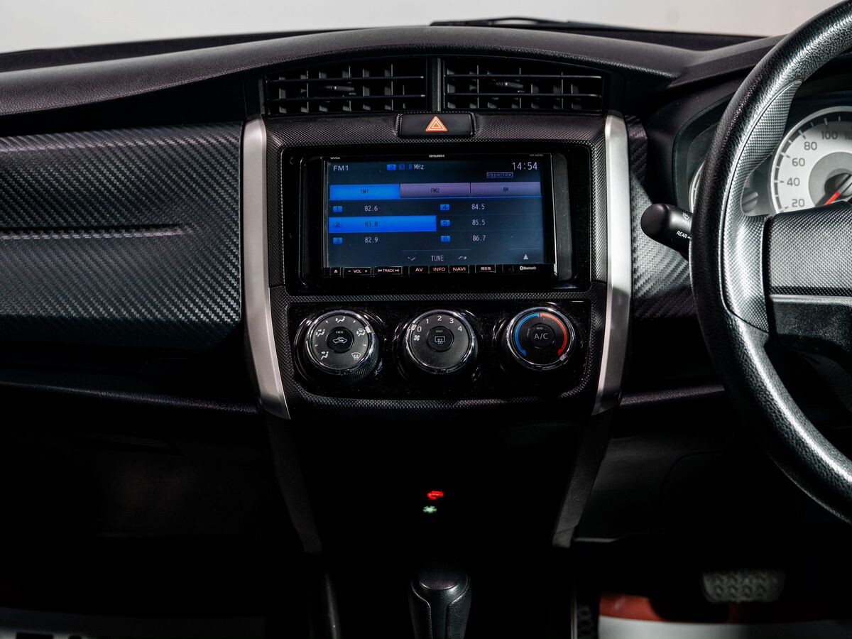 Toyota Corolla 2014 - фото автомобиля