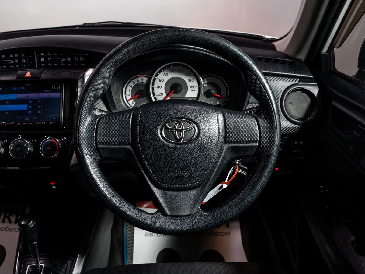 Toyota Corolla 2014 - фото автомобиля