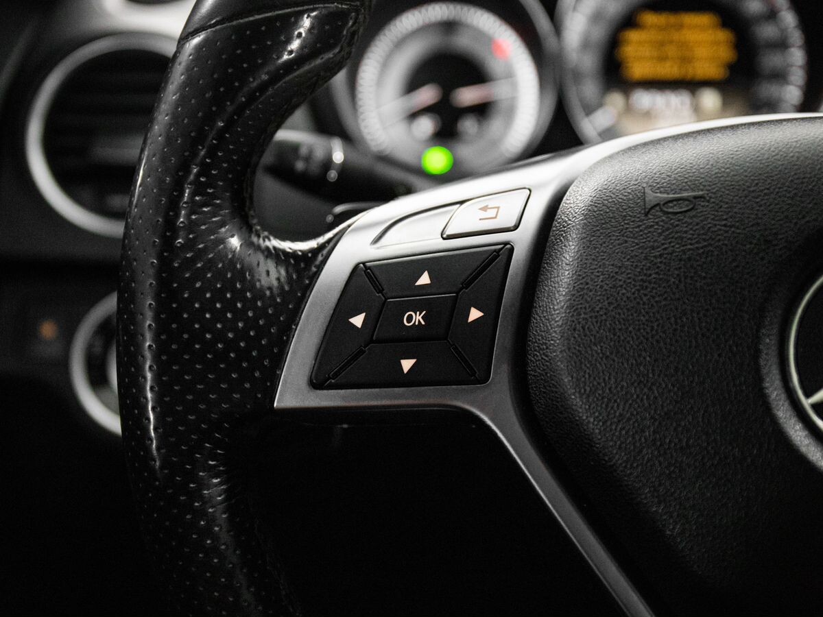 Mercedes-Benz C-Класс 2011 - фото автомобиля