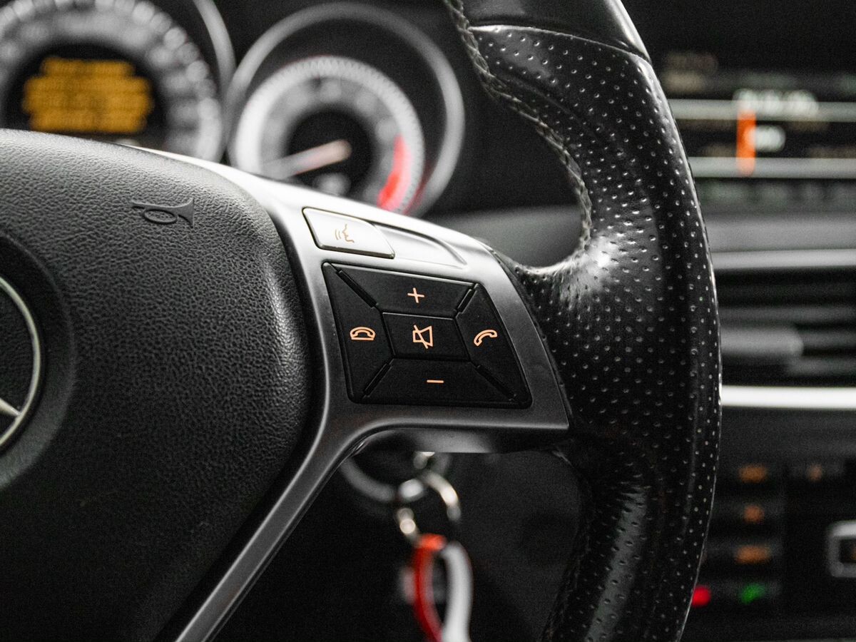 Mercedes-Benz C-Класс 2011 - фото автомобиля