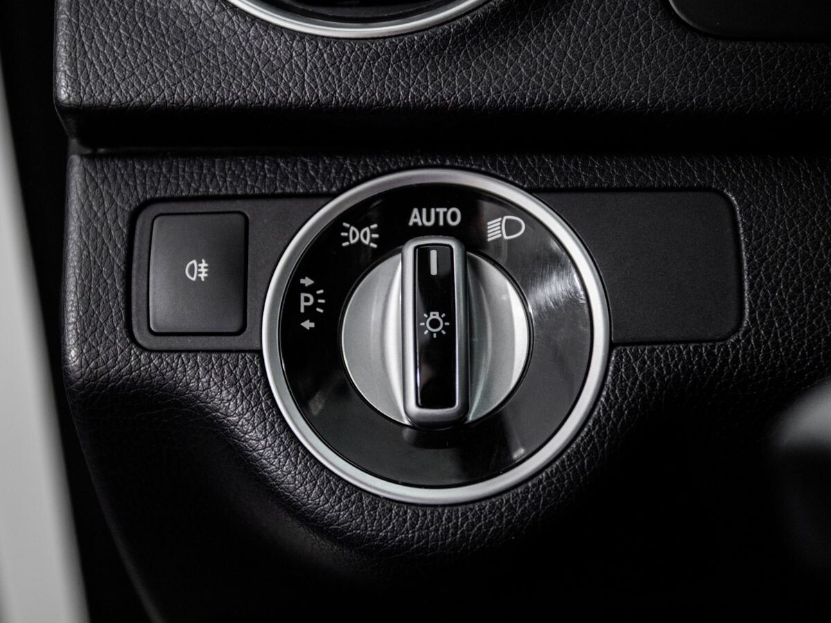 Mercedes-Benz C-Класс 2011 - фото автомобиля