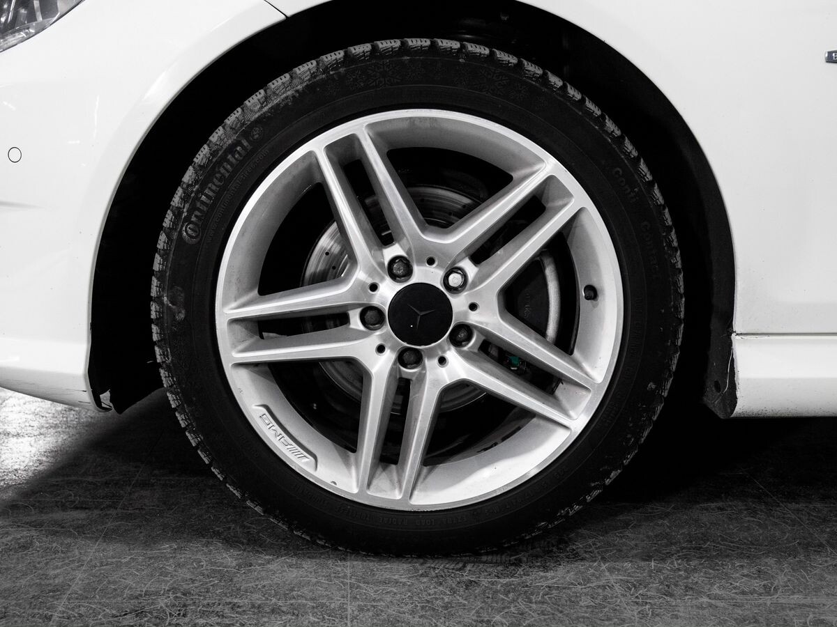 Mercedes-Benz C-Класс 2011 - фото автомобиля