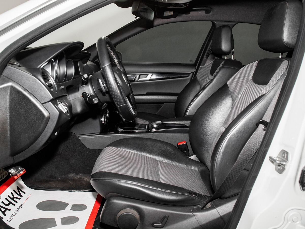 Mercedes-Benz C-Класс 2011 - фото автомобиля