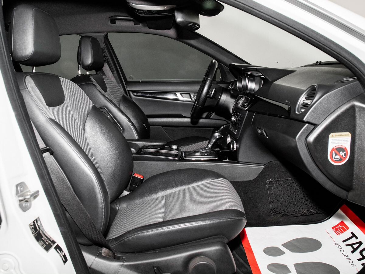 Mercedes-Benz C-Класс 2011 - фото автомобиля