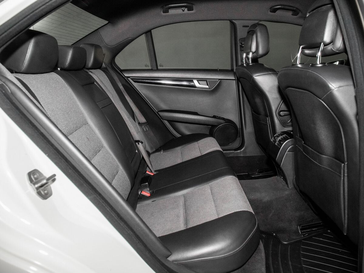 Mercedes-Benz C-Класс 2011 - фото автомобиля