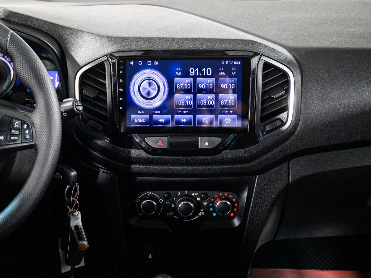 Lada (ВАЗ) XRAY 2018 - фото автомобиля