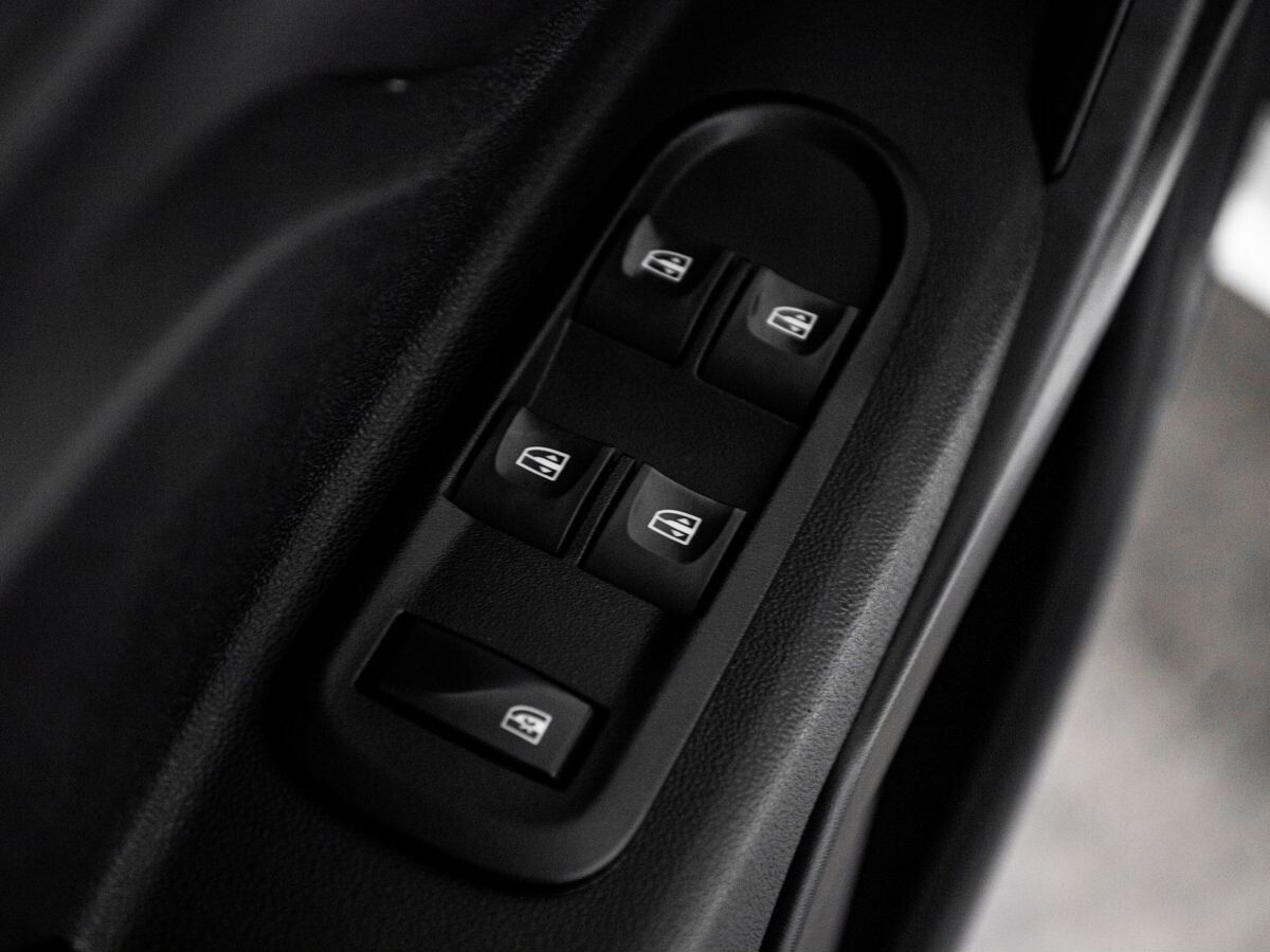 Lada (ВАЗ) XRAY 2018 - фото автомобиля