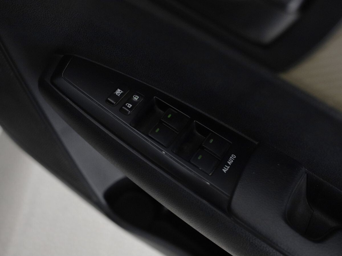 Toyota Corolla 2014 - фото автомобиля