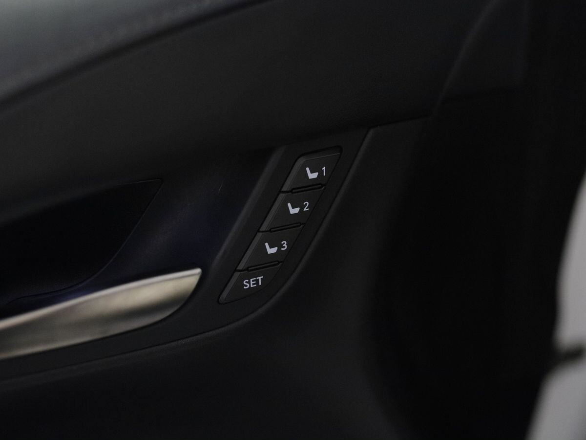 Lexus LX 2016 - фото автомобиля