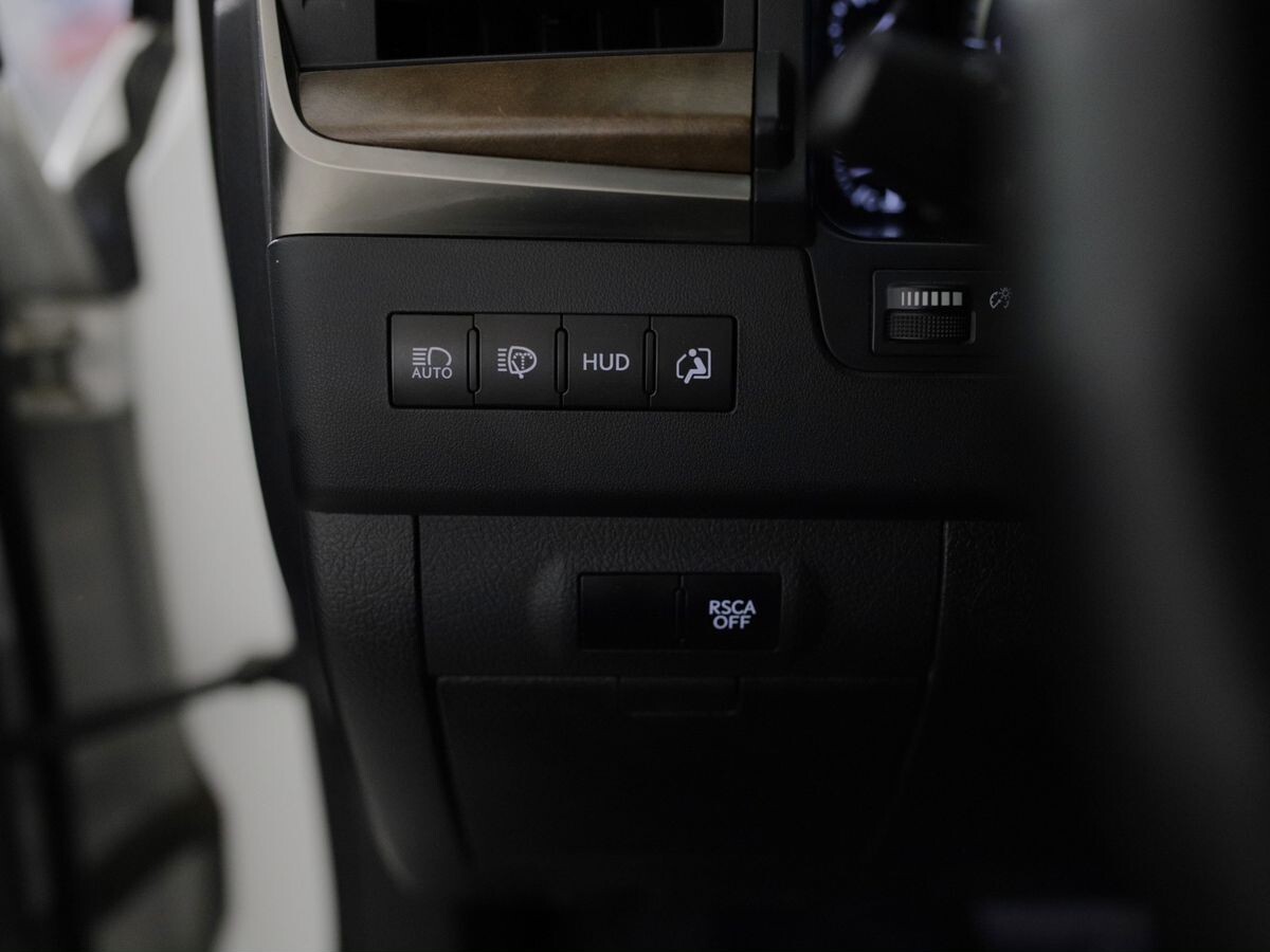 Lexus LX 2016 - фото автомобиля