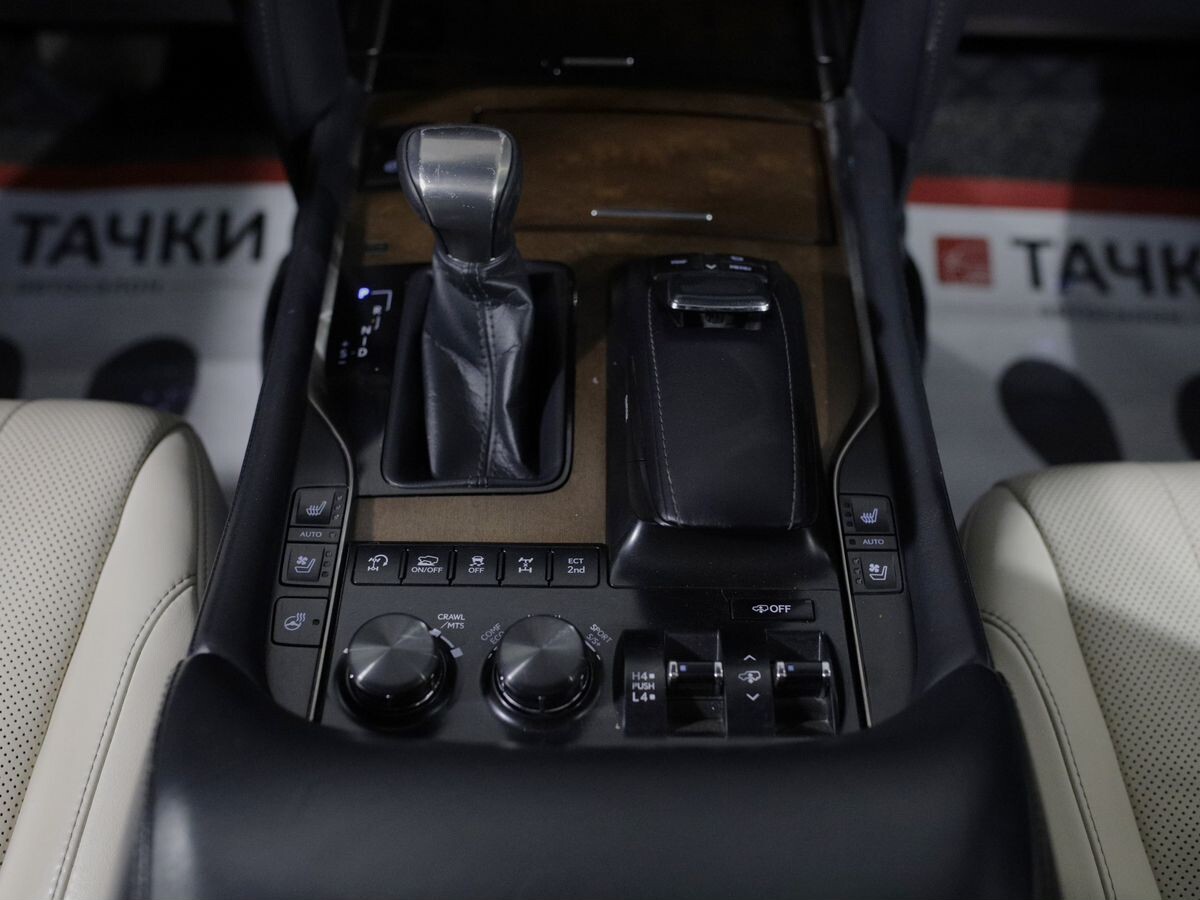 Lexus LX 2016 - фото автомобиля