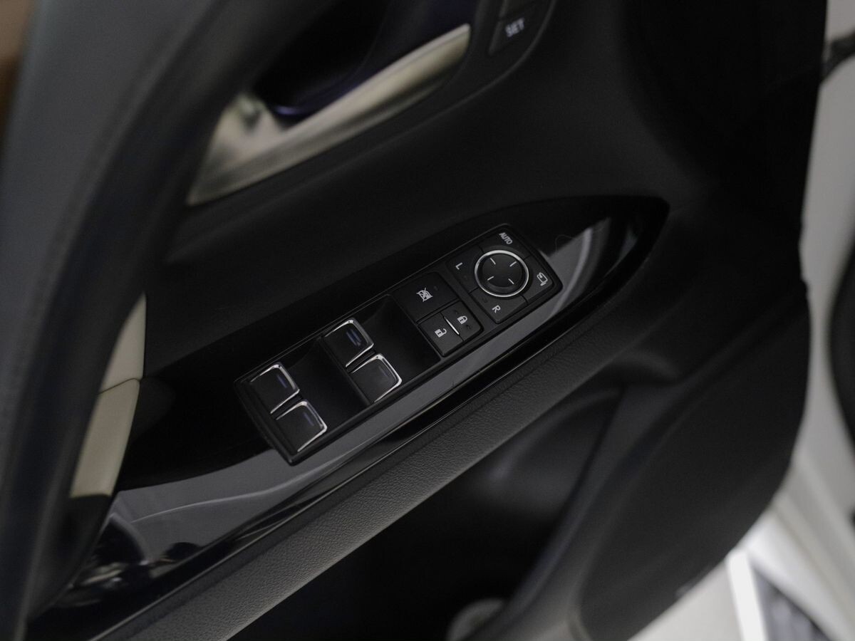 Lexus LX 2016 - фото автомобиля