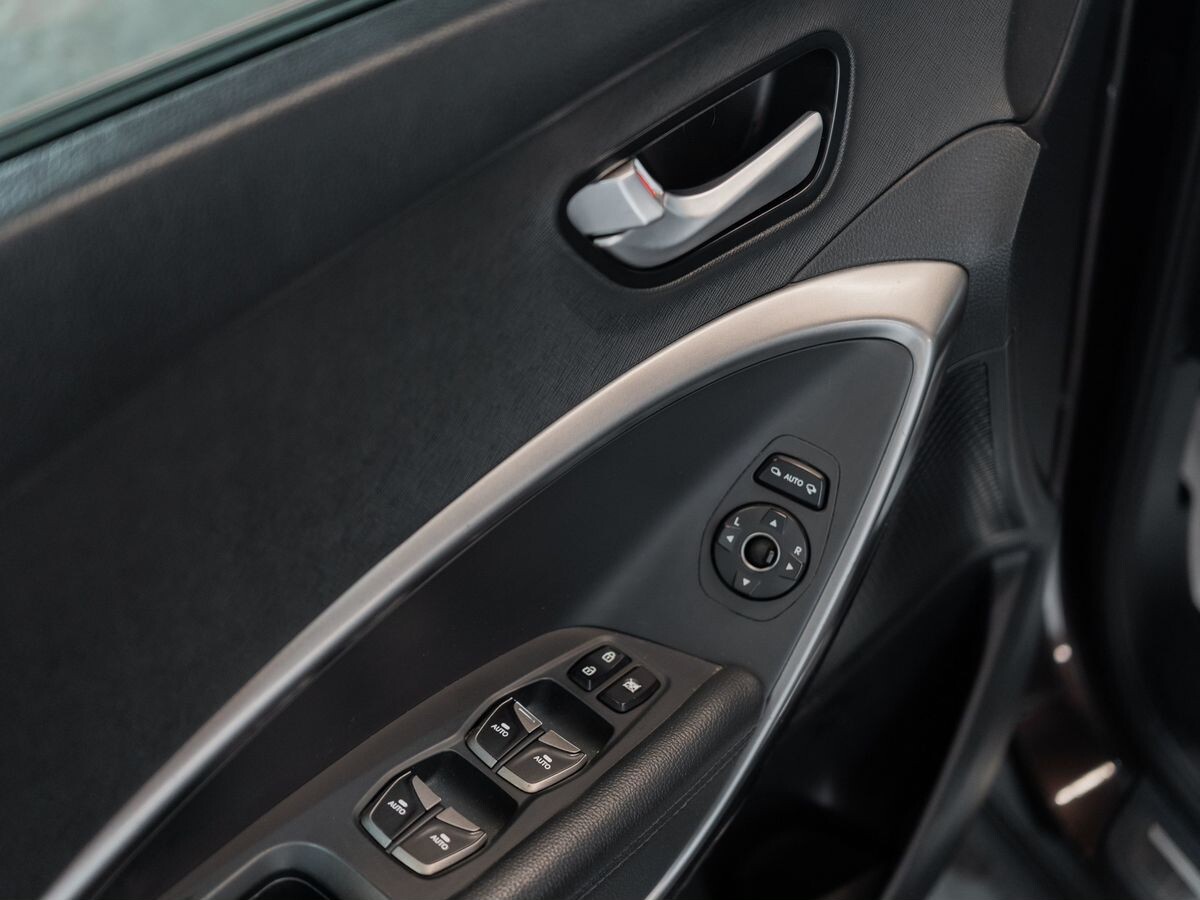 Hyundai Santa Fe 2016 - фото автомобиля