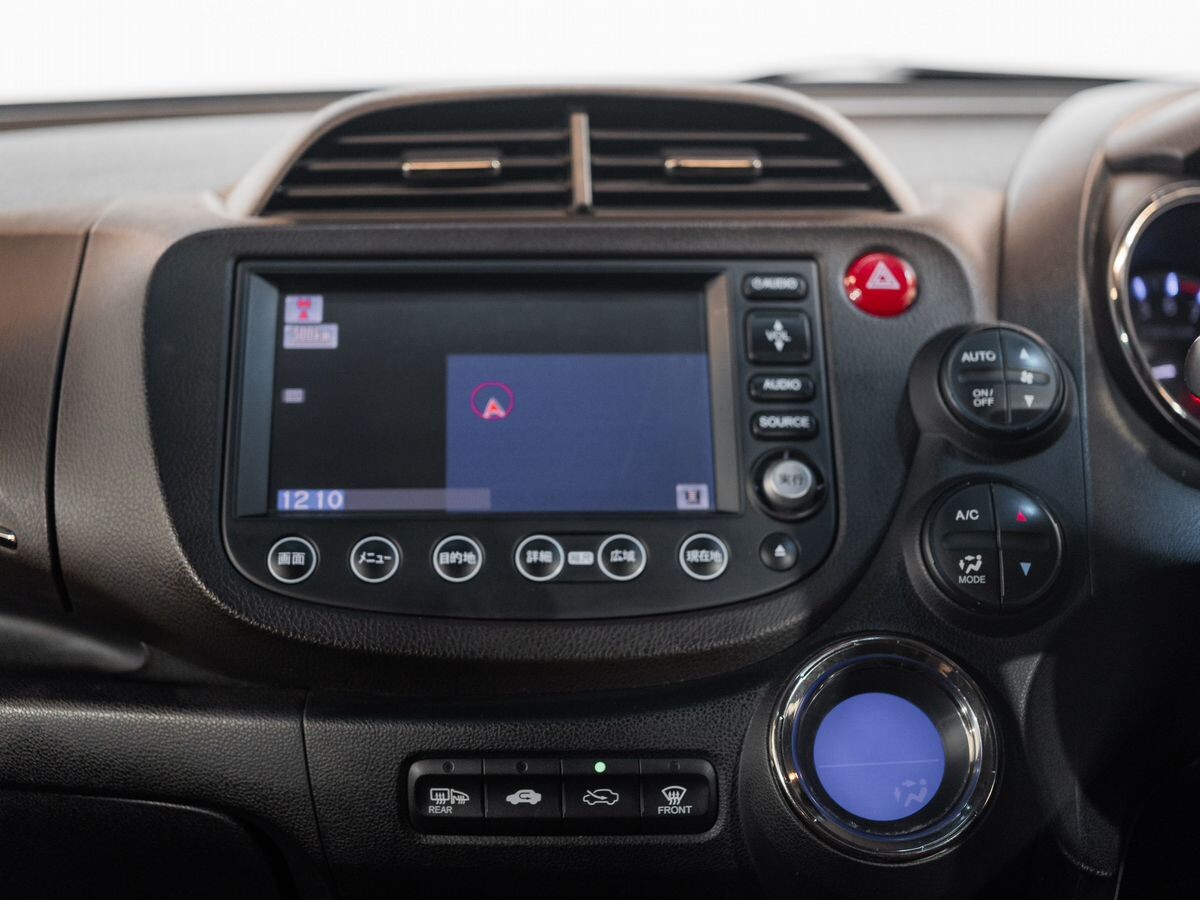 Honda Fit Shuttle 2012 - фото автомобиля