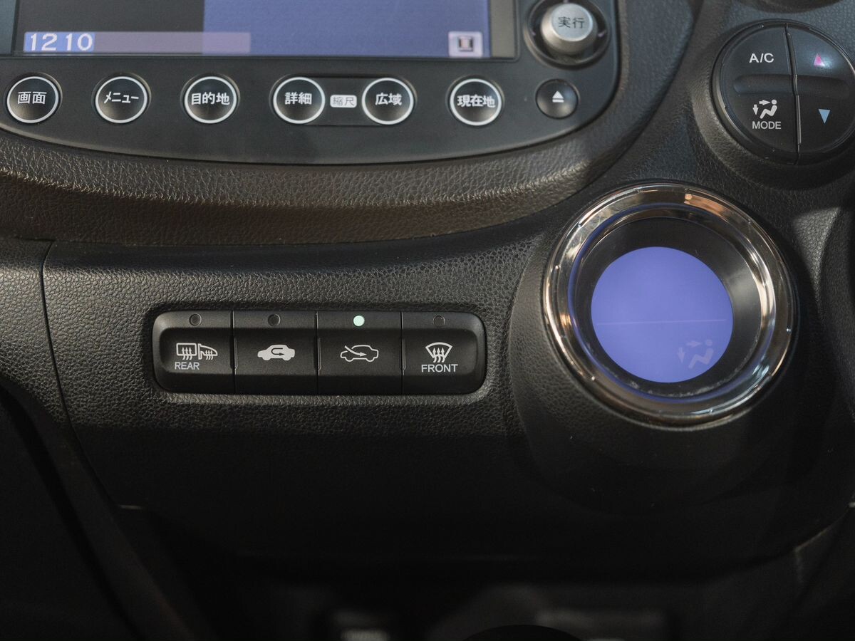 Honda Fit Shuttle 2012 - фото автомобиля