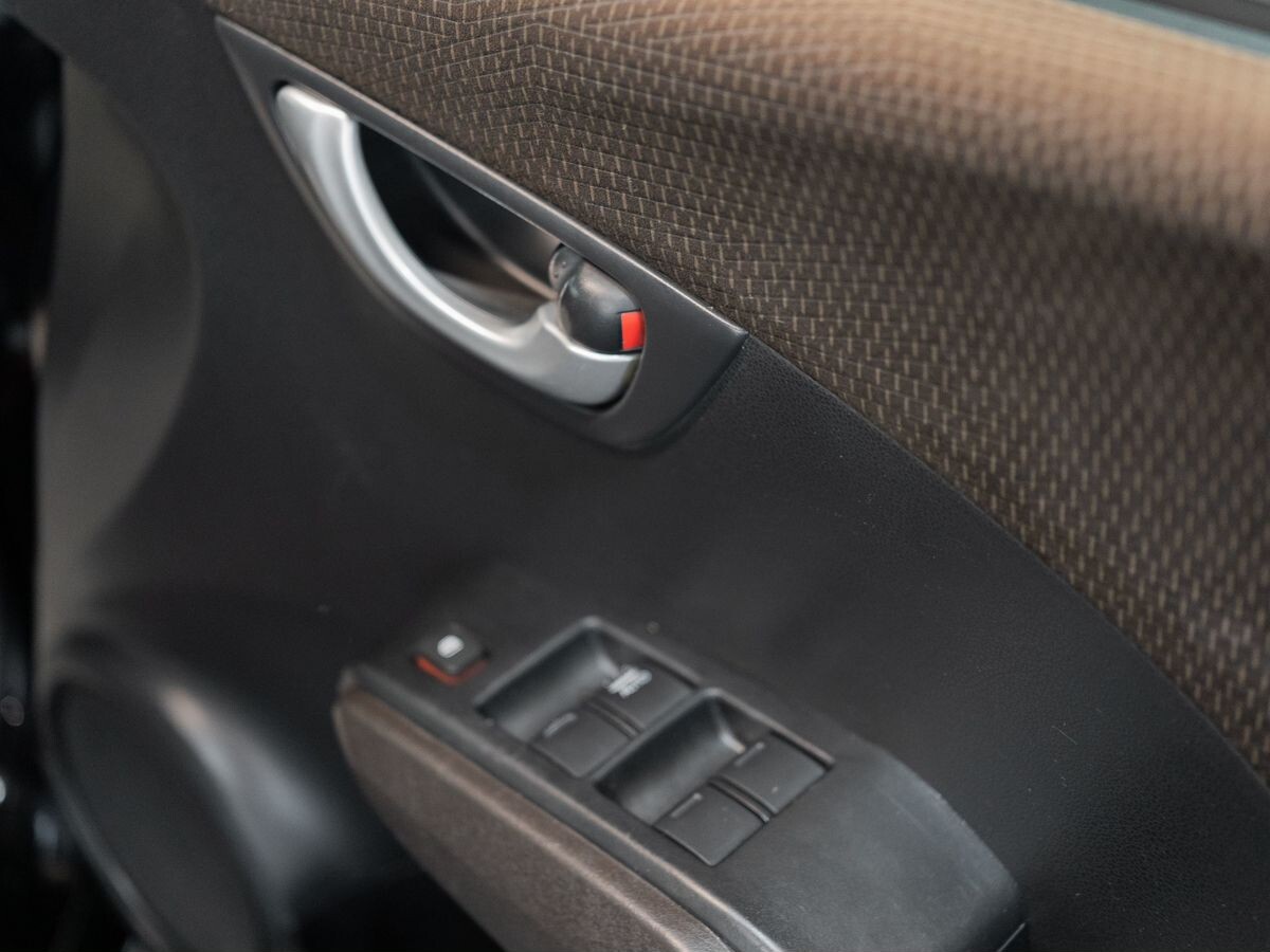 Honda Fit Shuttle 2012 - фото автомобиля