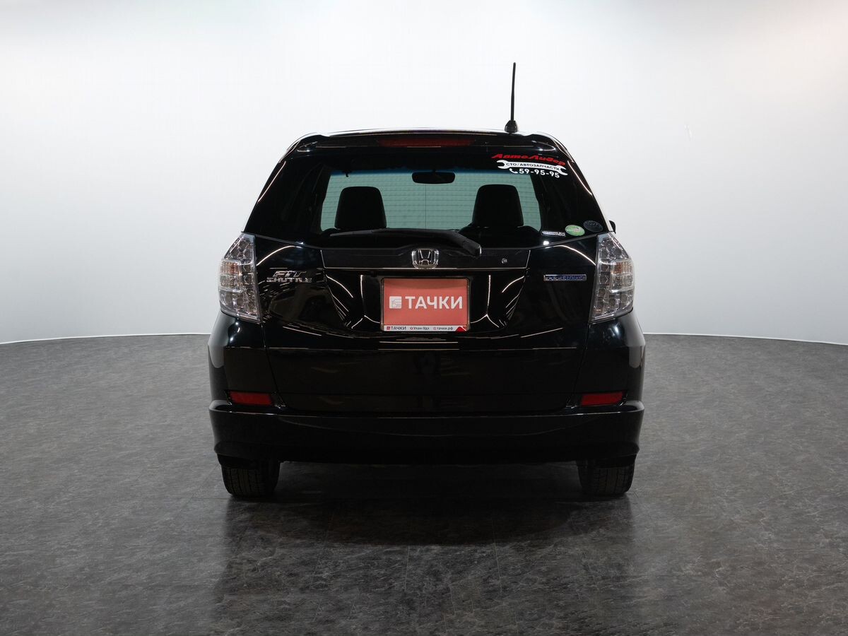 Honda Fit Shuttle 2012 - фото автомобиля