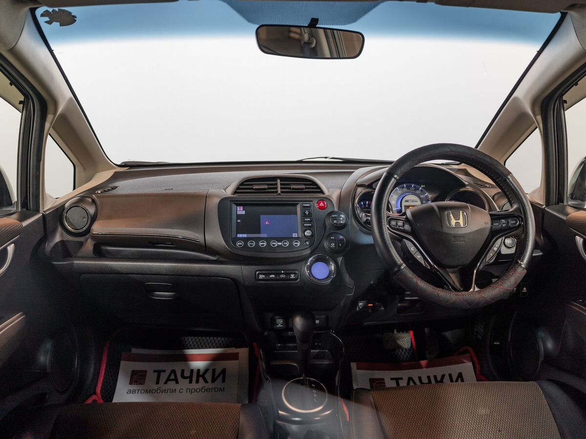 Honda Fit Shuttle 2012 - фото автомобиля