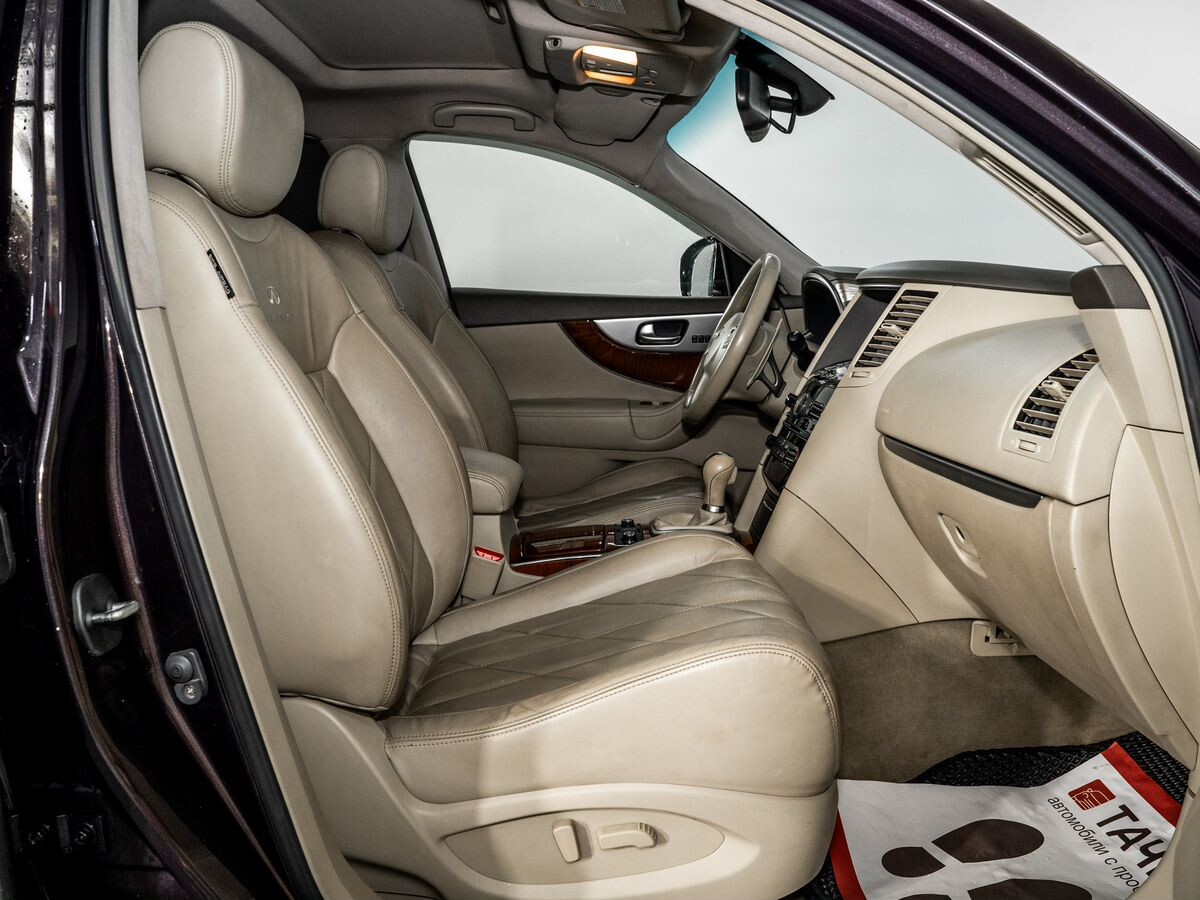 Infiniti FX 2012 - фото автомобиля