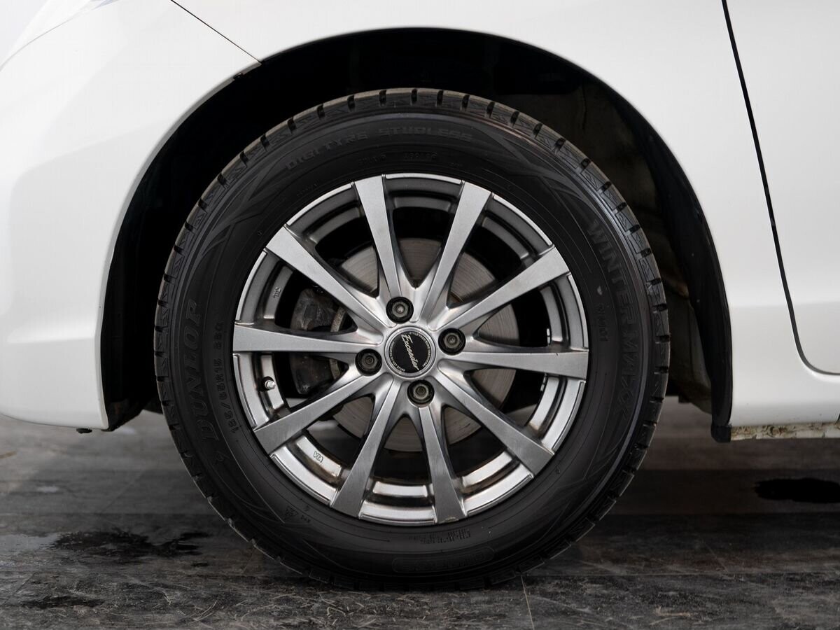 Honda Freed 2012 - фото автомобиля