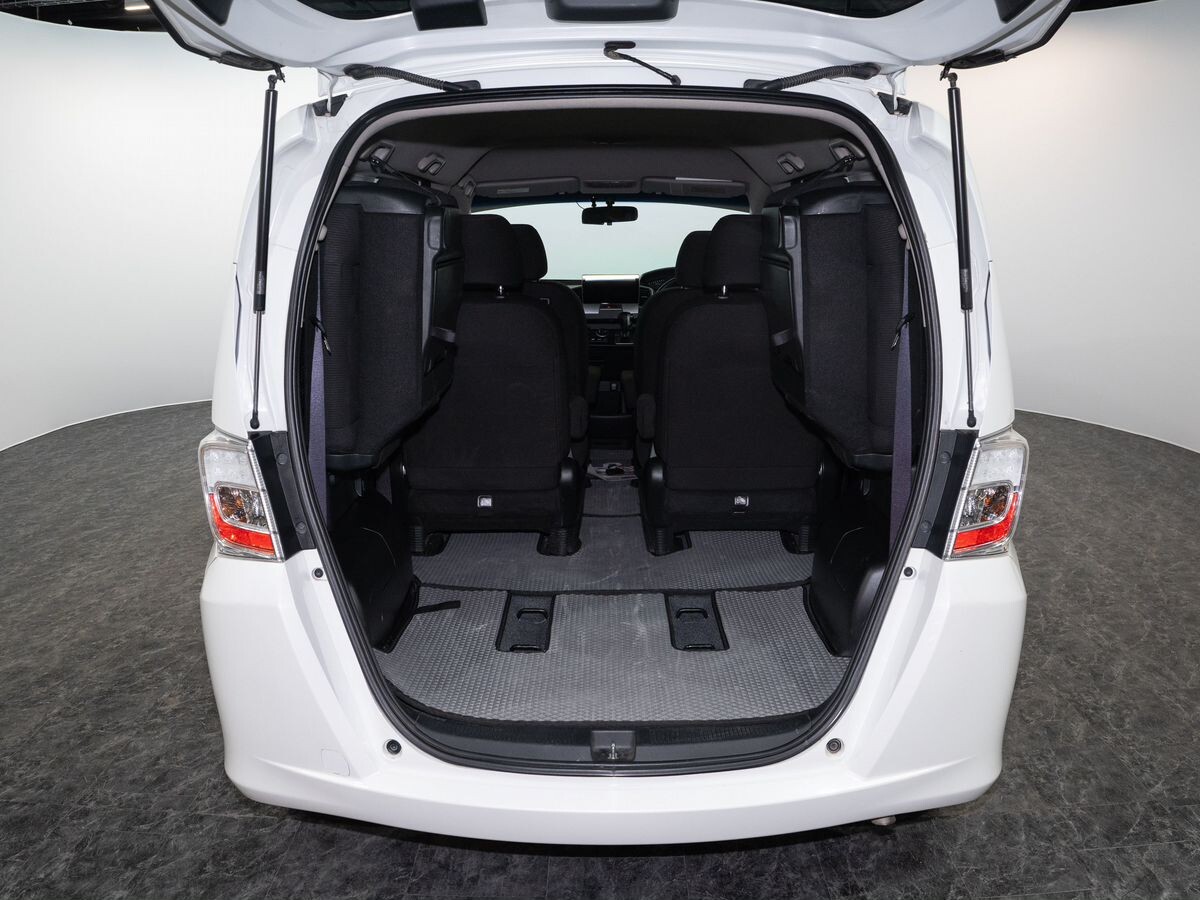 Honda Freed 2012 - фото автомобиля