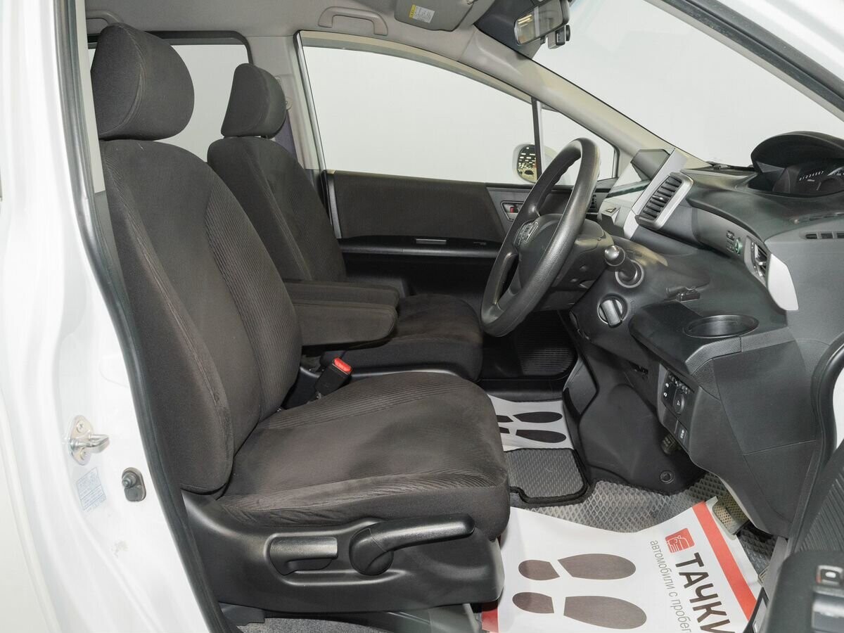 Honda Freed 2012 - фото автомобиля