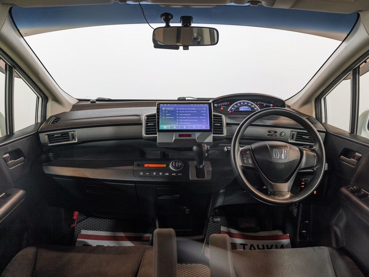 Honda Freed 2012 - фото автомобиля