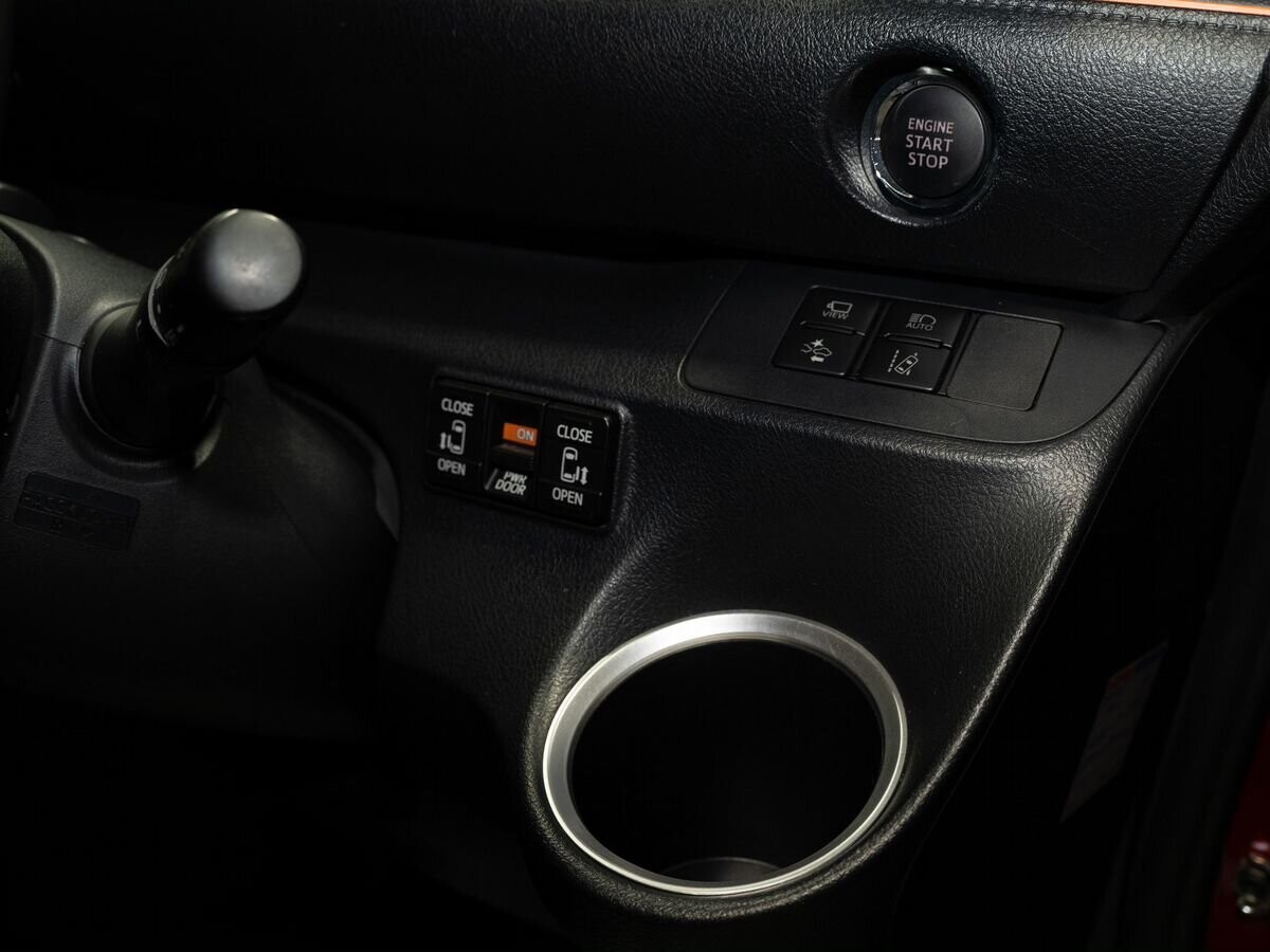 Toyota Sienta 2019 - фото автомобиля