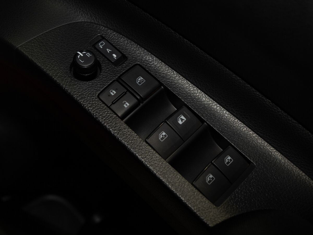 Toyota Sienta 2019 - фото автомобиля