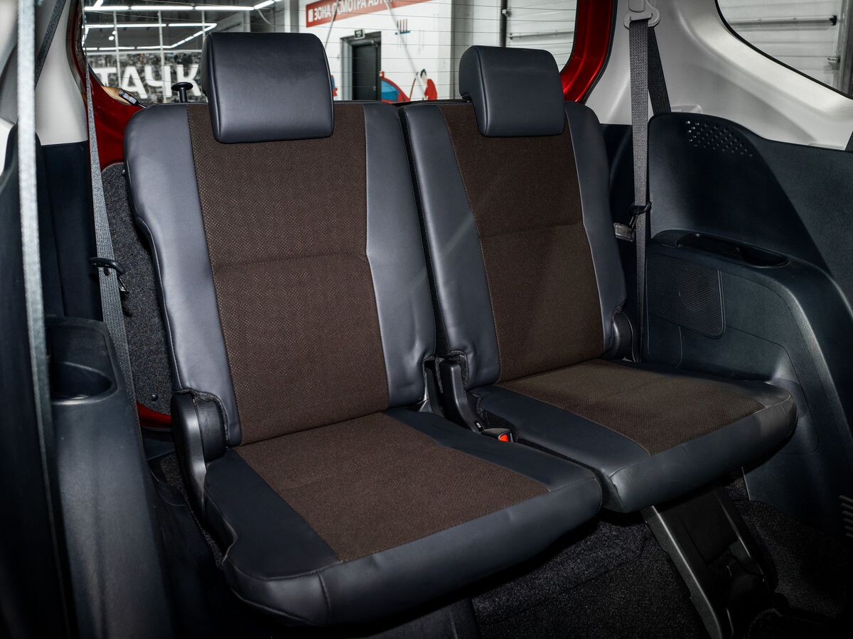 Toyota Sienta 2019 - фото автомобиля