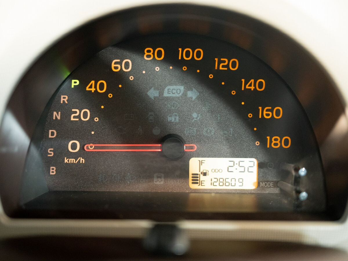 Toyota Passo 2011 - фото автомобиля