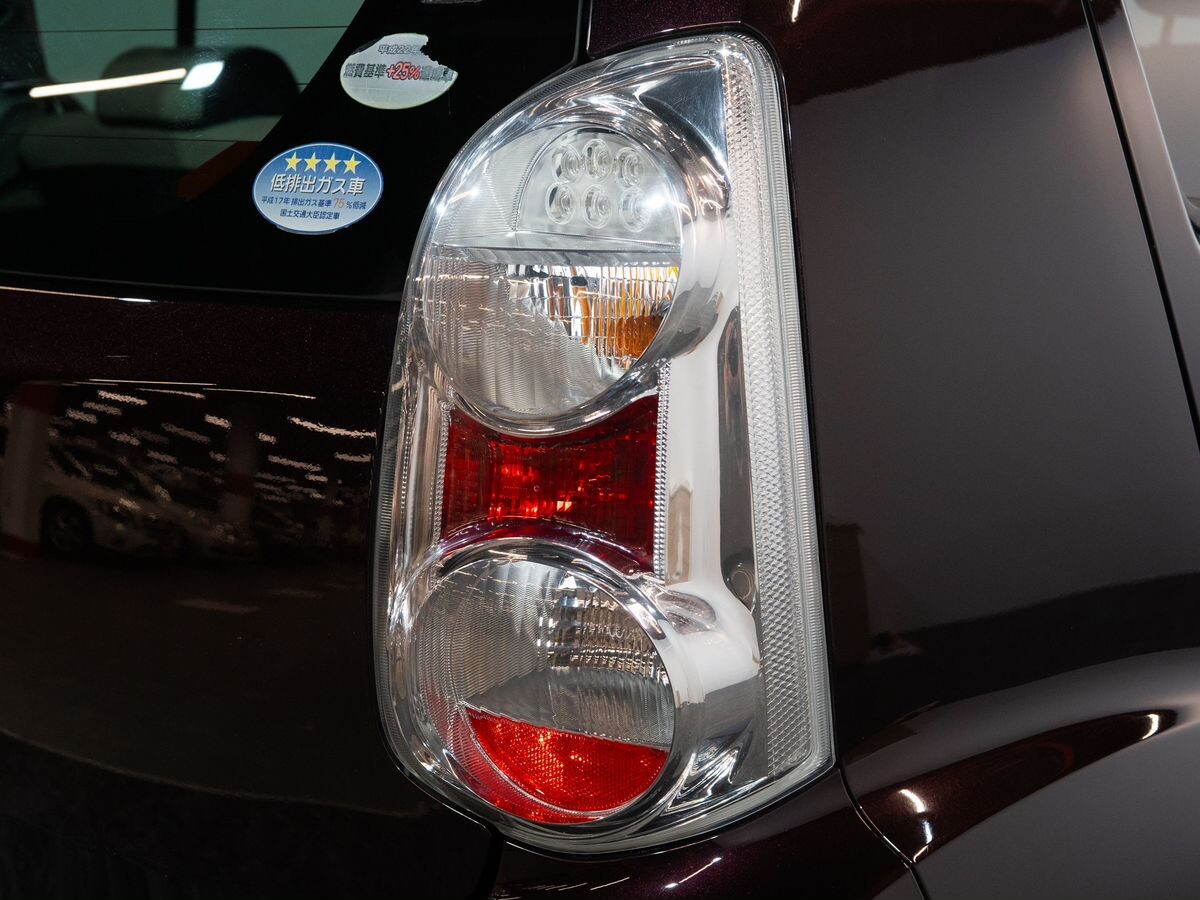 Toyota Passo 2011 - фото автомобиля