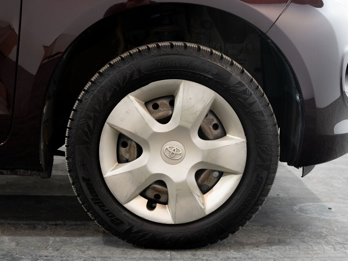 Toyota Passo 2011 - фото автомобиля