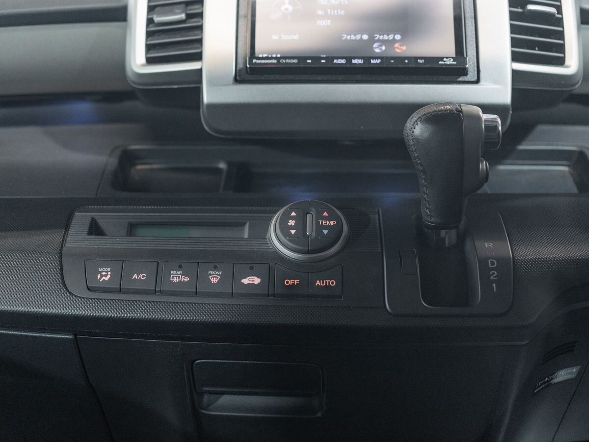 Honda Freed 2011 - фото автомобиля