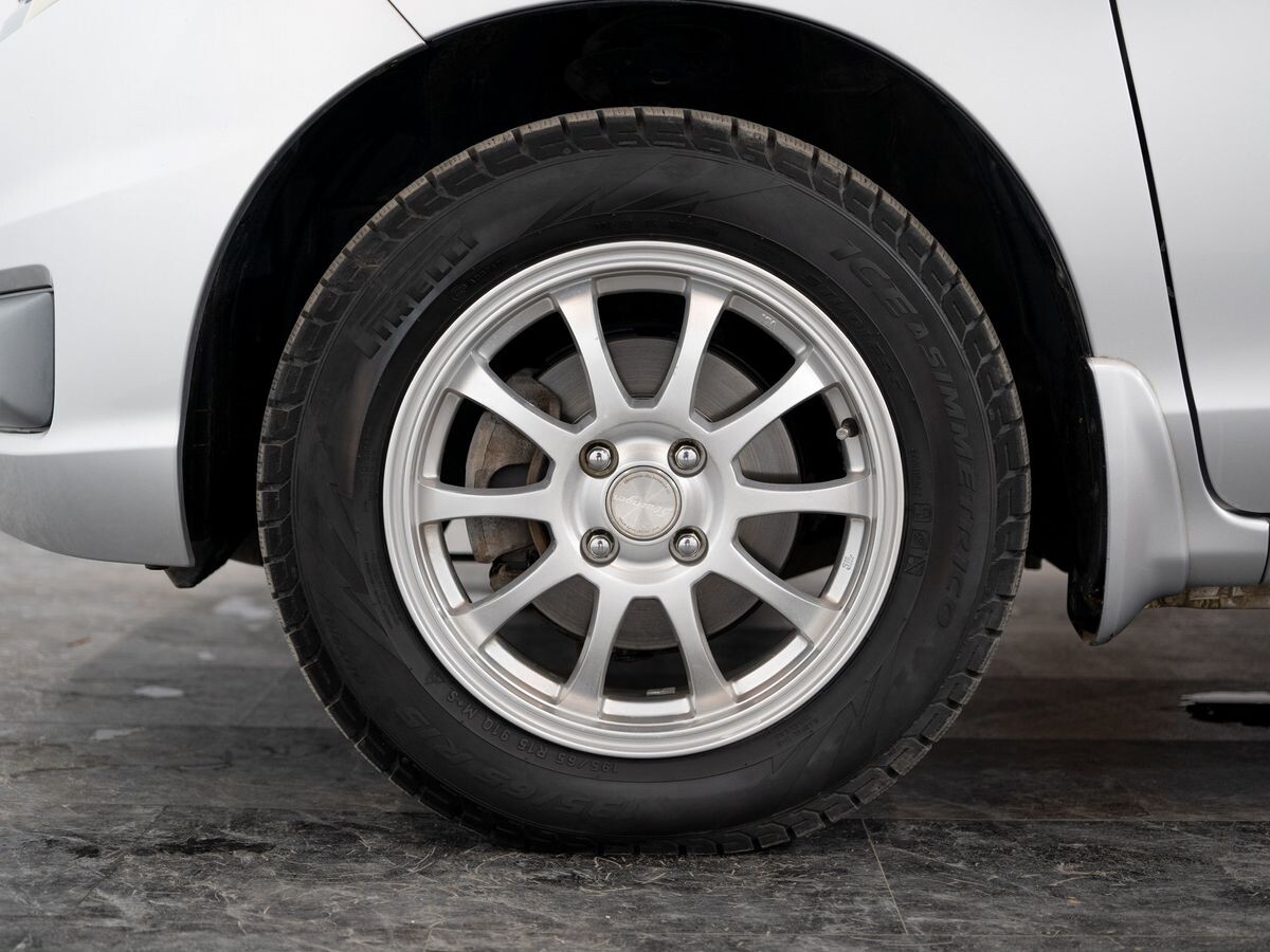 Honda Freed 2011 - фото автомобиля