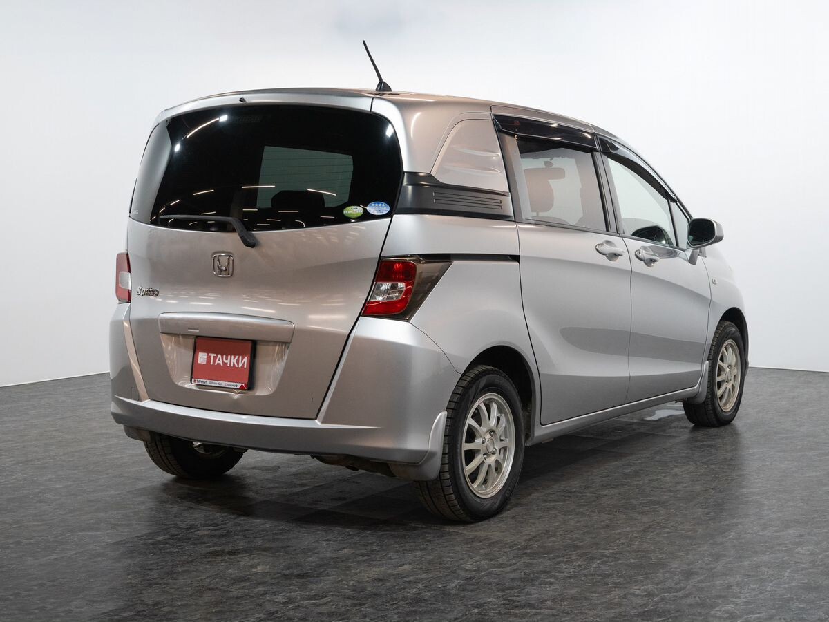 Honda Freed 2011 - фото автомобиля