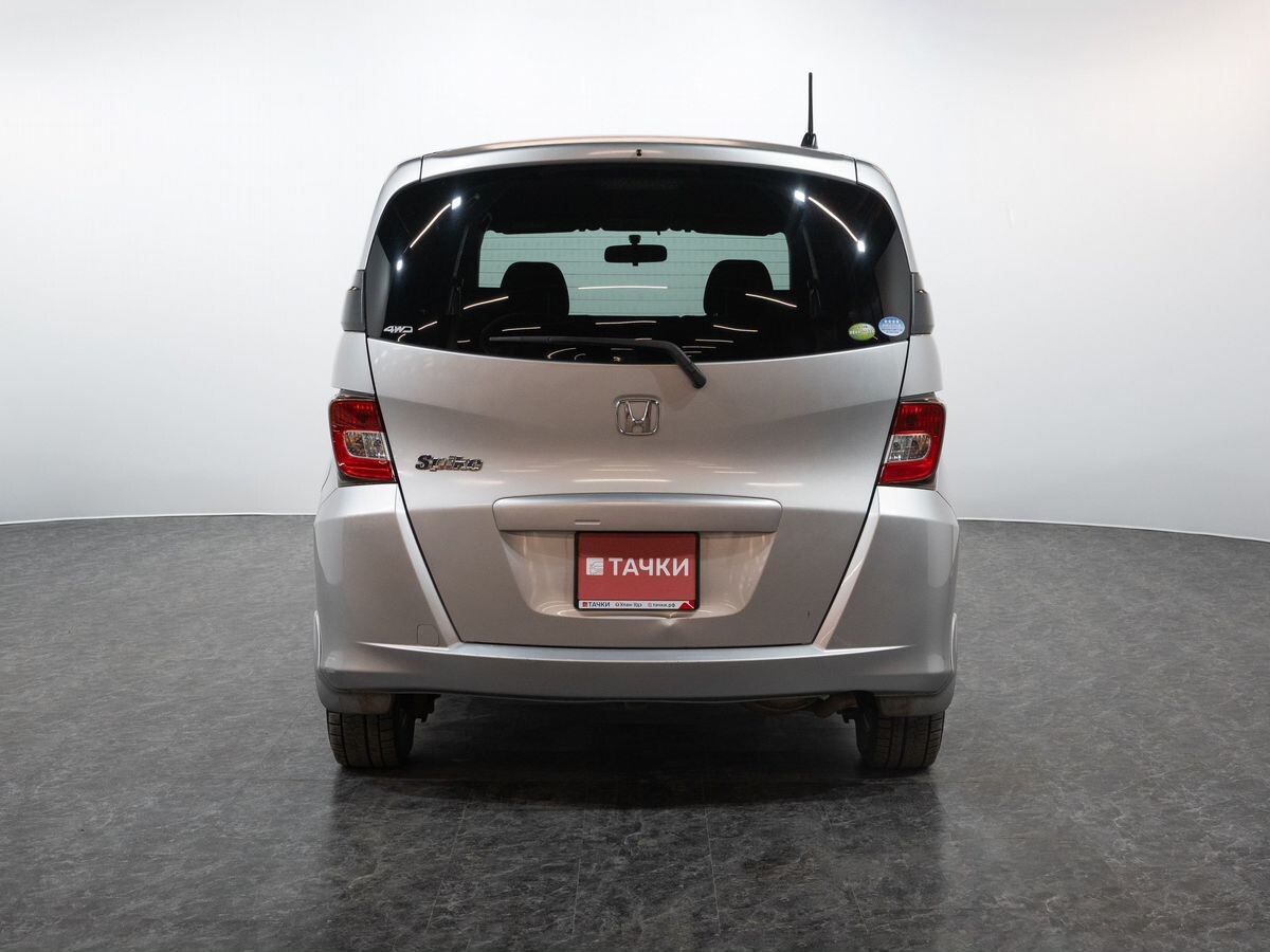 Honda Freed 2011 - фото автомобиля