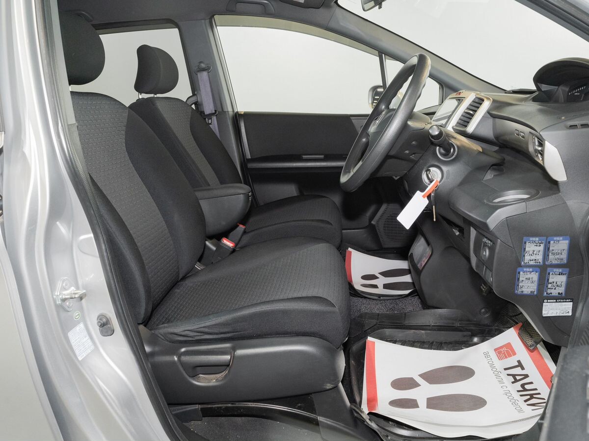 Honda Freed 2011 - фото автомобиля