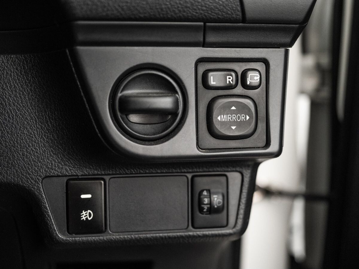 Toyota Corolla 2015 - фото автомобиля