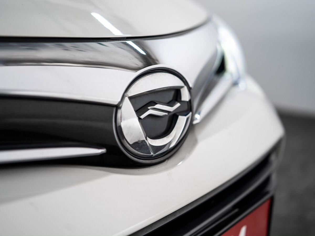 Toyota Corolla 2015 - фото автомобиля