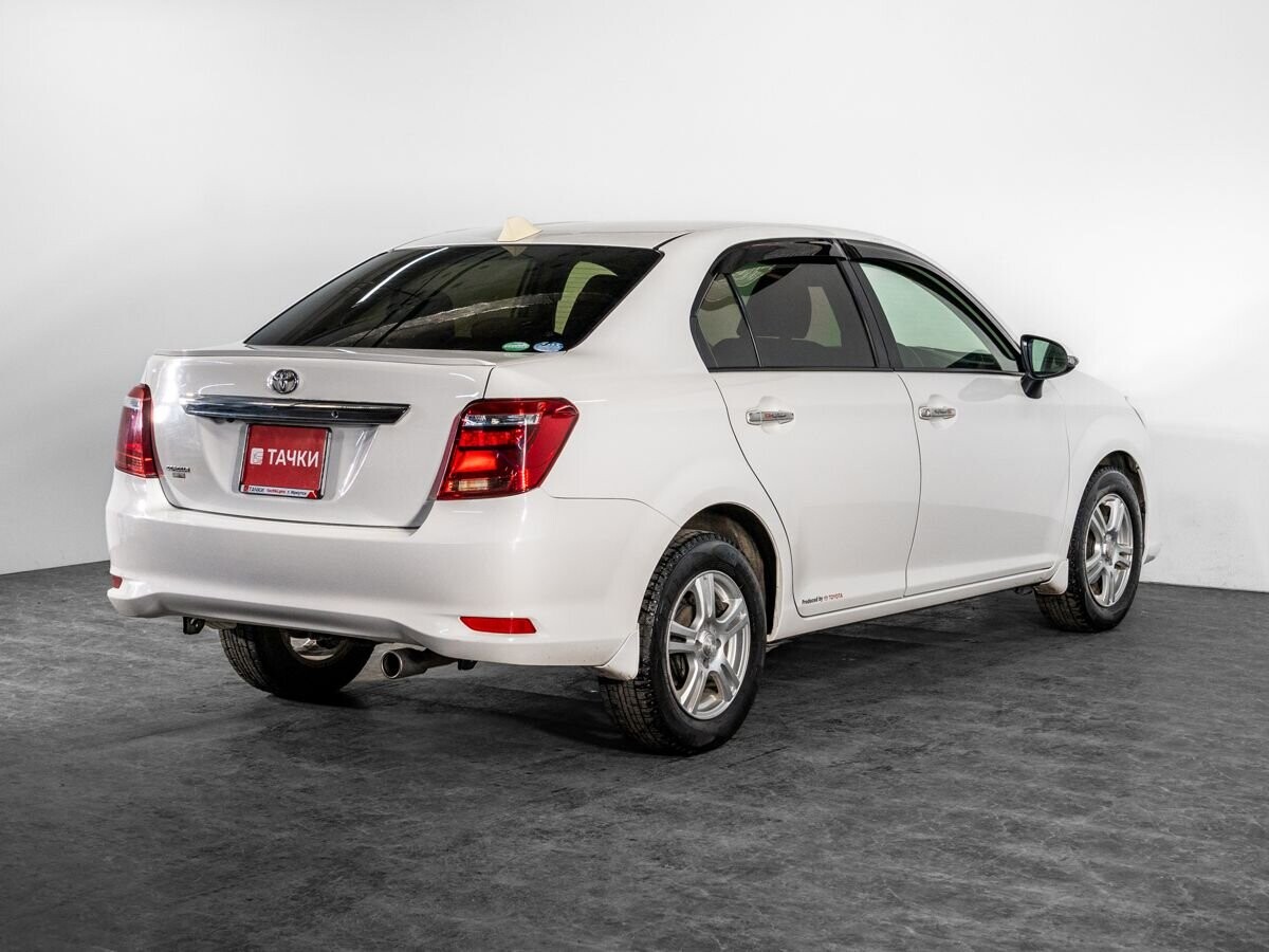 Toyota Corolla 2015 - фото автомобиля